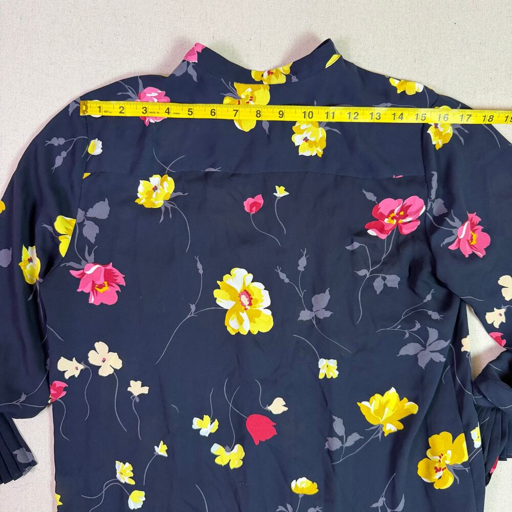 Ann Taylor Navy Floral Blouse Pleated Bell Sleeve Women's M Button Up Career Top - Picture 9 of 13